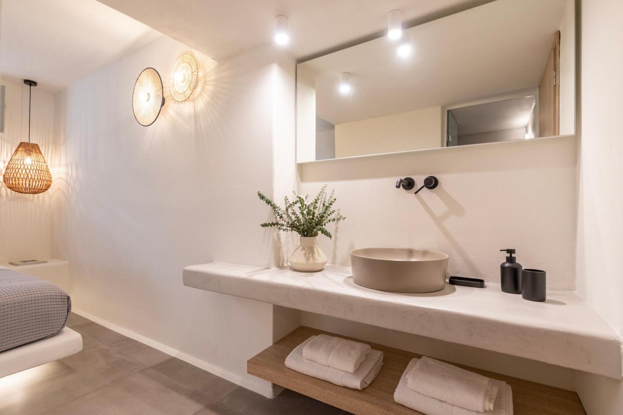 Frescoes Luxury Suites By Kb Hospitality Mesaria Dış mekan fotoğraf