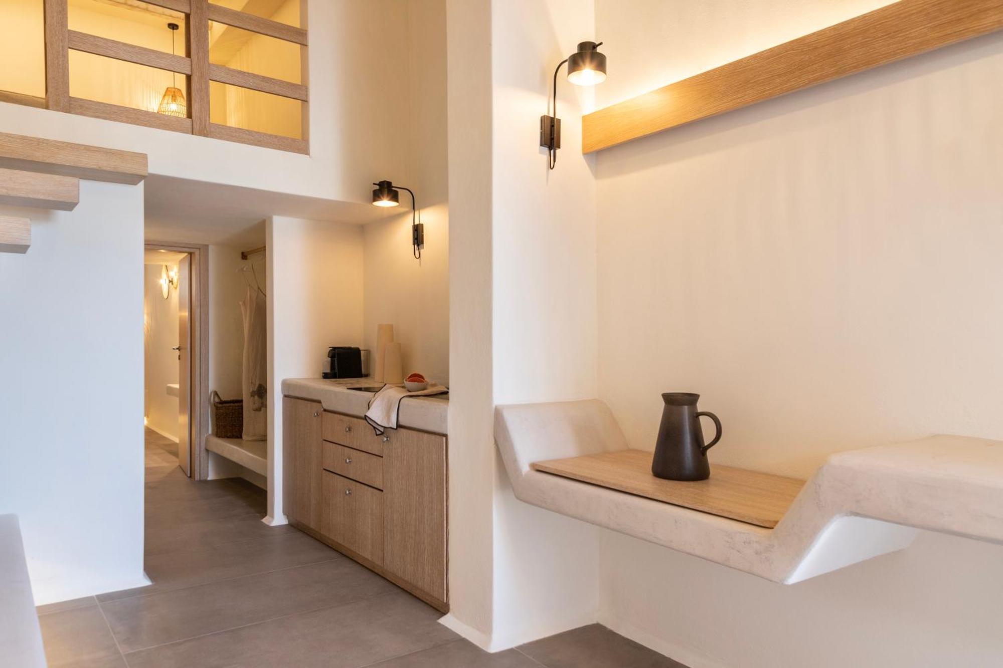 Frescoes Luxury Suites By Kb Hospitality Mesaria Dış mekan fotoğraf