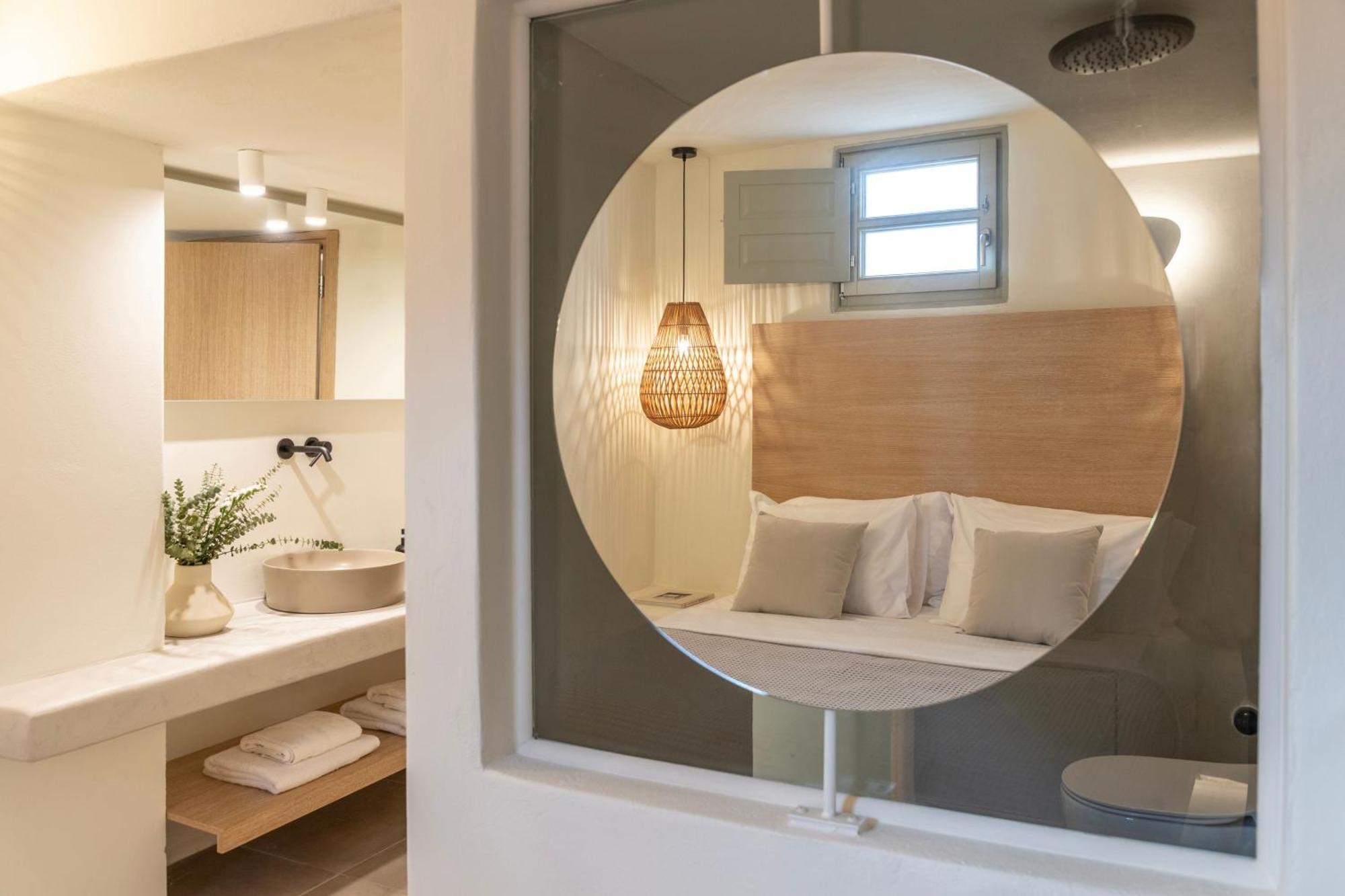Frescoes Luxury Suites By Kb Hospitality Mesaria Dış mekan fotoğraf