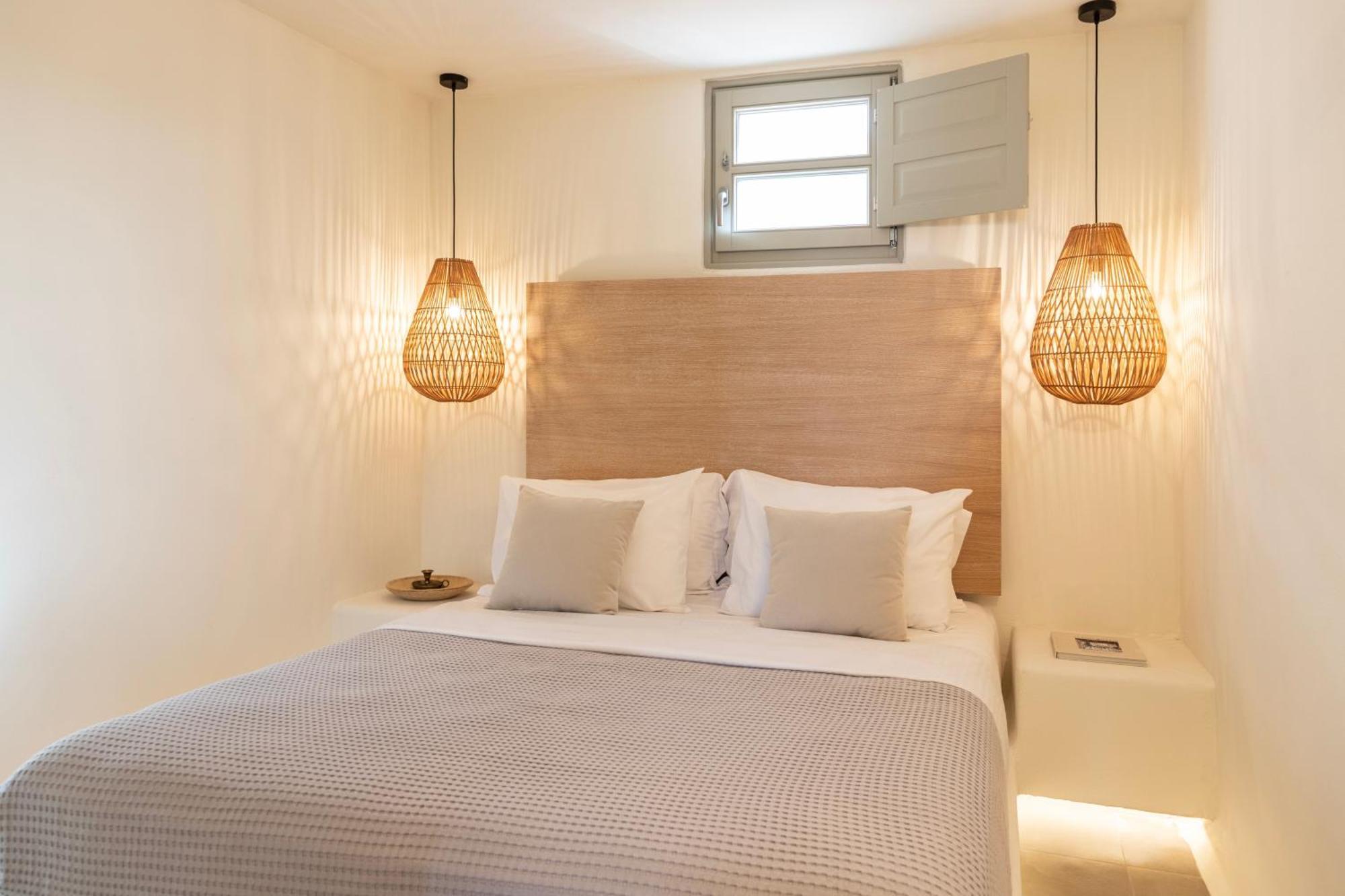 Frescoes Luxury Suites By Kb Hospitality Mesaria Dış mekan fotoğraf