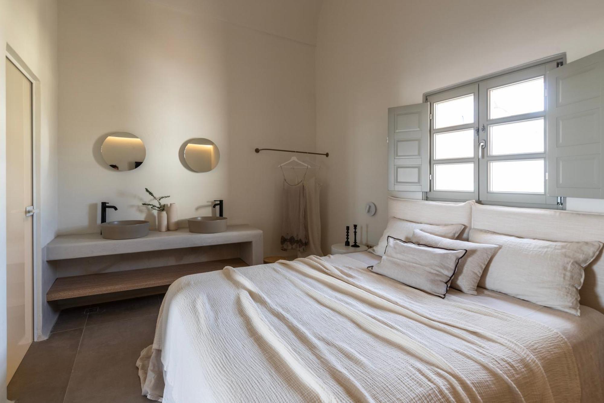 Frescoes Luxury Suites By Kb Hospitality Mesaria Dış mekan fotoğraf