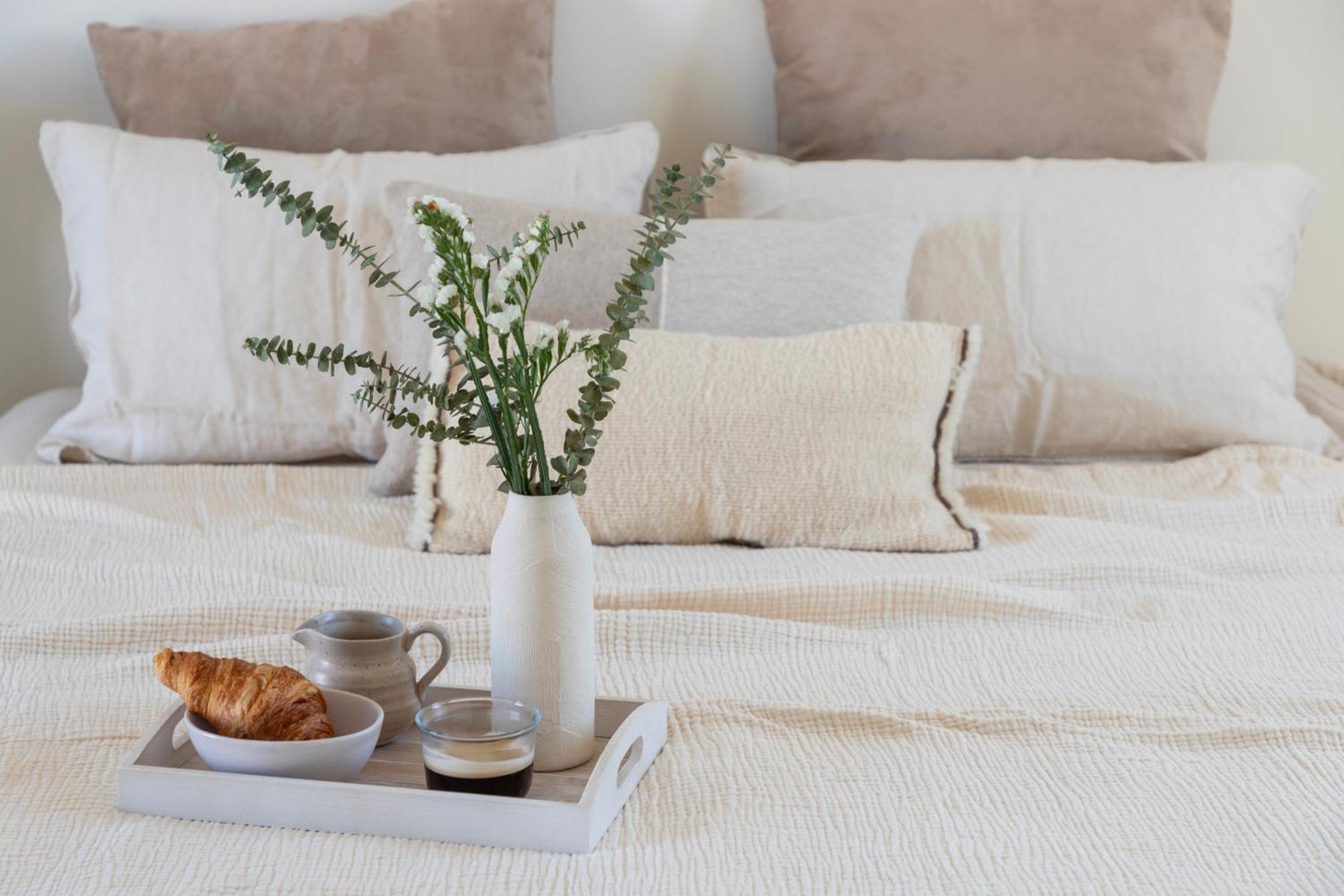 Frescoes Luxury Suites By Kb Hospitality Mesaria Dış mekan fotoğraf
