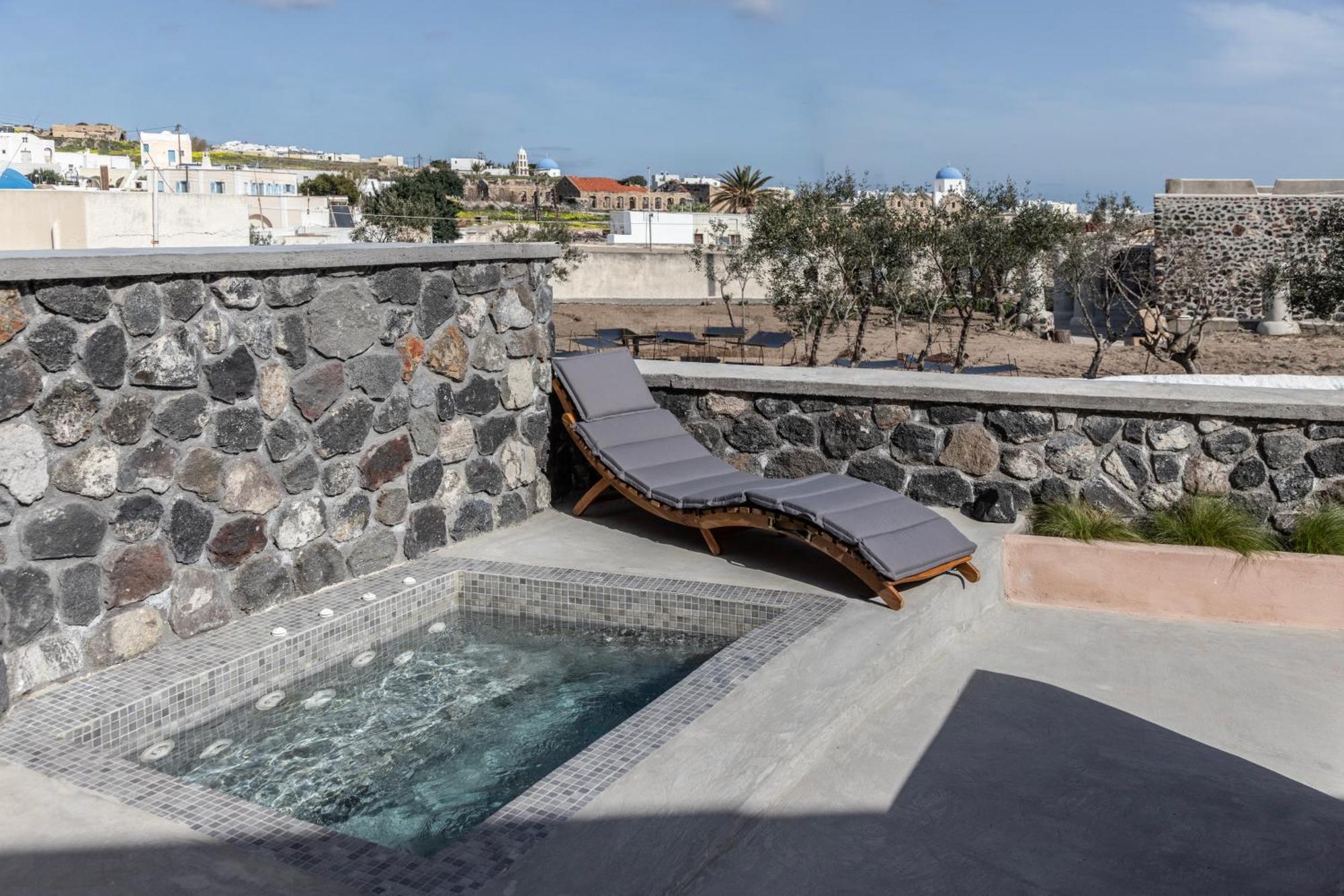 Frescoes Luxury Suites By Kb Hospitality Mesaria Dış mekan fotoğraf