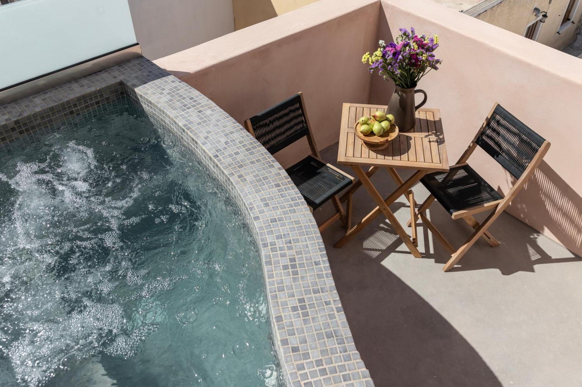Frescoes Luxury Suites By Kb Hospitality Mesaria Dış mekan fotoğraf